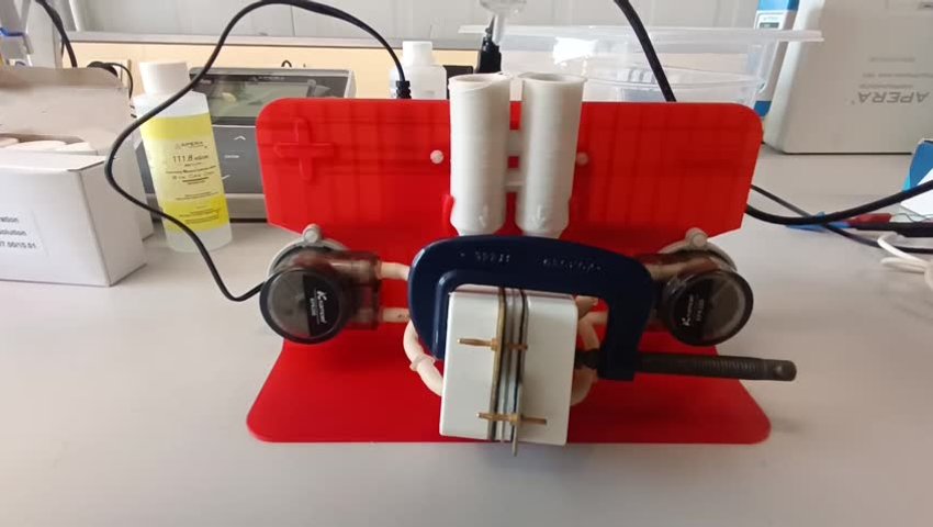 Building a flow battery in less than 5 minutes